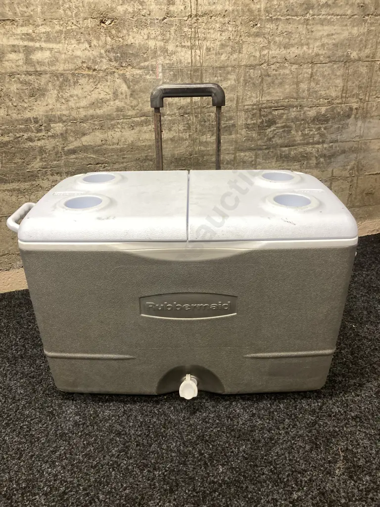 Large Rubbermaid Chilly Bin With Hinged Split Lid, Wheels & Fixed Handle, Drain Plug Image 1++